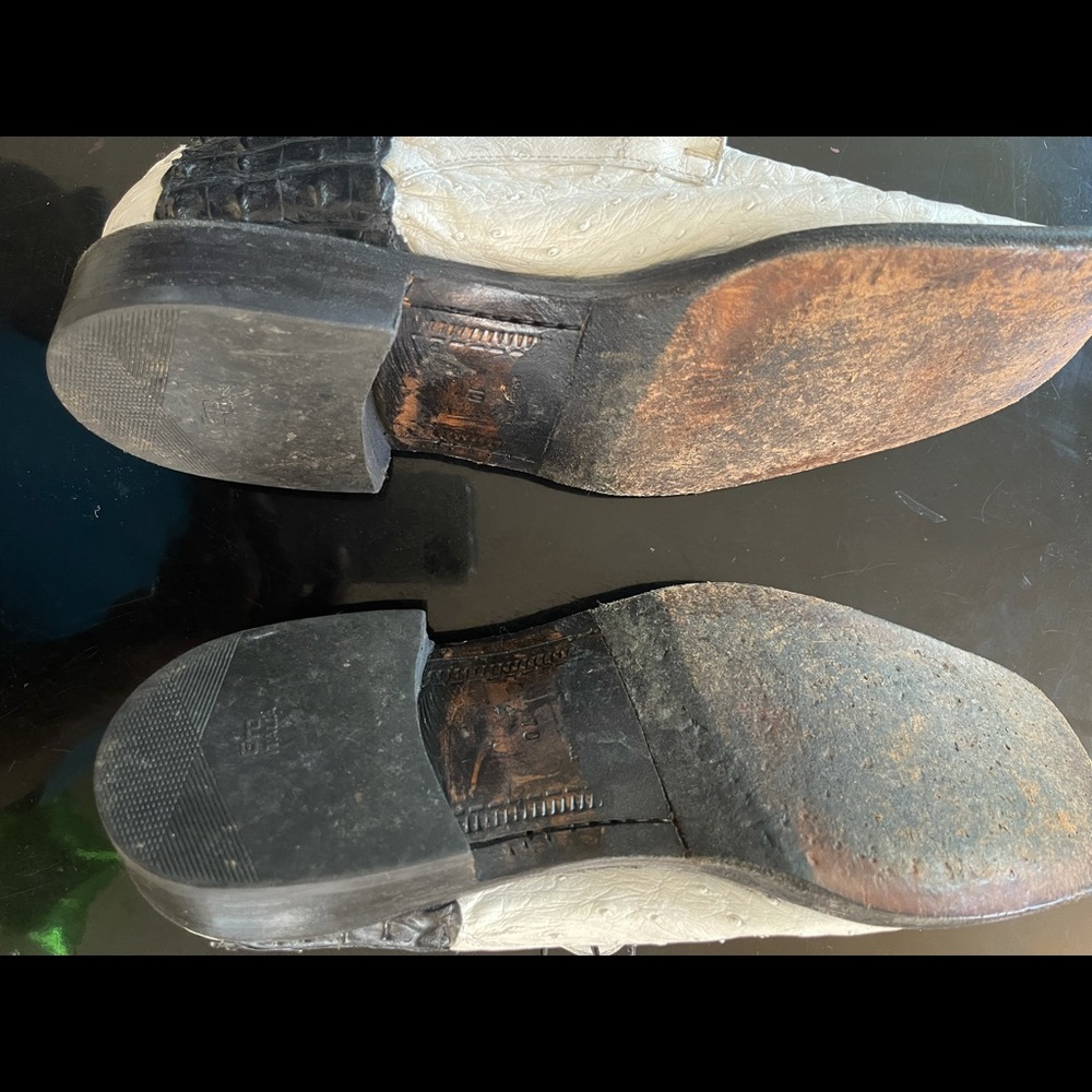 Shoe - Picture 3 of 4